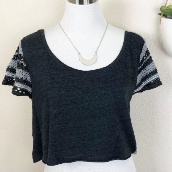 We the free albus cropped crochet tee size medium - Picture 2 of 4